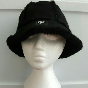 Ugg Australia Suede Winter Hat Shearling Trimmed